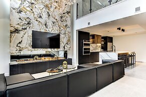 CLUBHAUS Hotel
