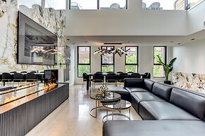 CLUBHAUS Hotel