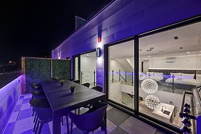 CLUBHAUS Hotel