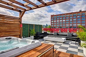 CLUBHAUS Hotel
