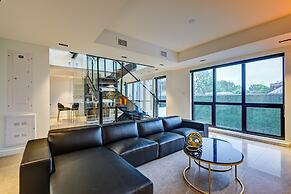 CLUBHAUS Hotel