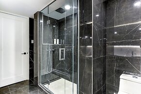 CLUBHAUS Hotel
