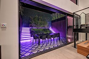 CLUBHAUS Hotel