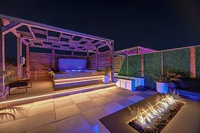 CLUBHAUS Hotel