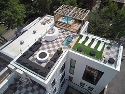 CLUBHAUS Hotel