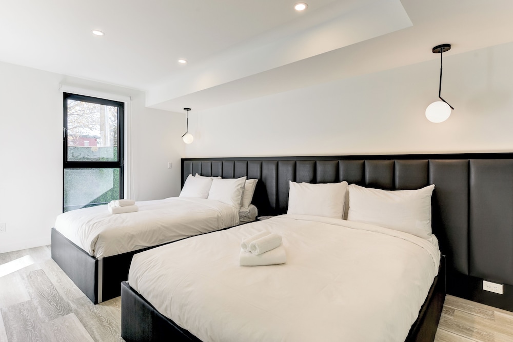 CLUBHAUS Hotel
