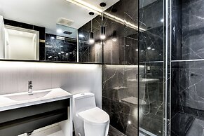 CLUBHAUS Hotel