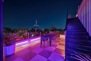 CLUBHAUS Hotel