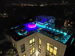 CLUBHAUS Hotel