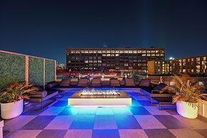CLUBHAUS Hotel