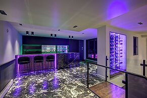 CLUBHAUS Hotel