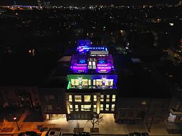 CLUBHAUS Hotel