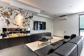 CLUBHAUS Hotel