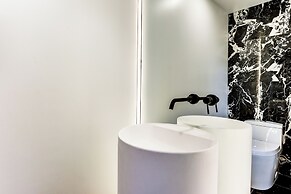 CLUBHAUS Hotel