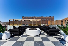 CLUBHAUS Hotel