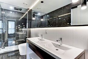 CLUBHAUS Hotel
