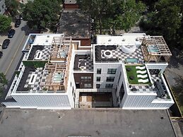 CLUBHAUS Hotel