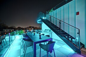 CLUBHAUS Hotel