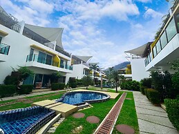 3BR Villa Rooftop Pool Gym Near BeachV28