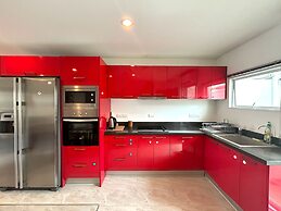 3BR Villa Rooftop Pool Gym Near BeachV28