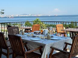 Queen Seagull Boutique Hotel