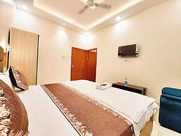 Hotel V Palace Ayodhya