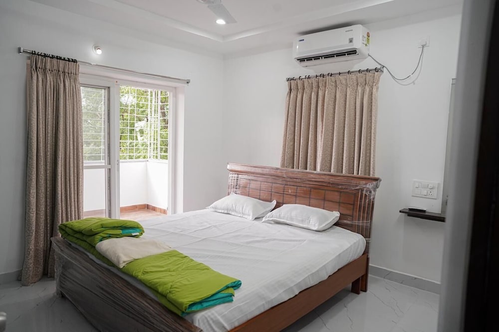 Karthikeya Guest Inn