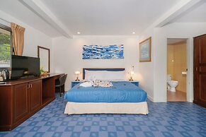 Oceanview Bungalows by EAT, Karon Beach