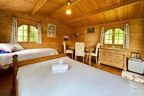 Locarno Area: Quiet Lake View Escape 2