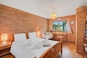 Locarno Area: Quiet Lake View Escape 2