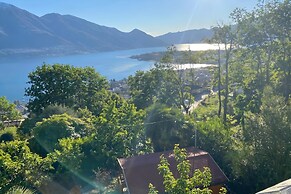 Locarno Area: Quiet Lake View Escape 2