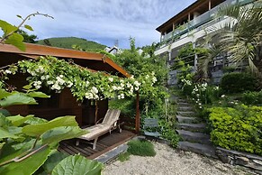 Locarno Area: Quiet Lake View Escape 2