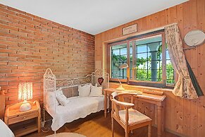 Locarno Area: Quiet Lake View Escape 2