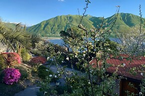Locarno Area: Quiet Lake View Escape 1