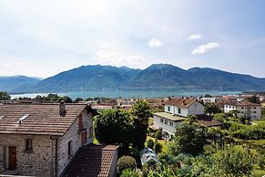 Locarno Area: Quiet Lake View Escape 1