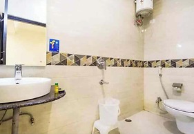 HOTEL Tralveller In LUCKNOW