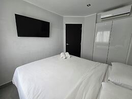 Bright & Breezy -1BR T1 211