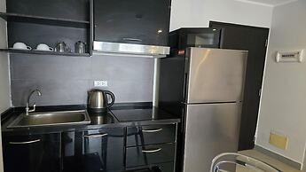 Bright & Breezy -1BR T1 211