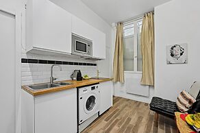 Stylish 1BR Flat Near Luxembourg Gardens