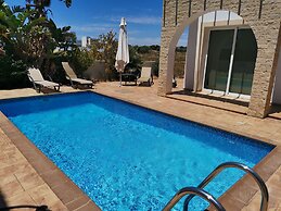 Kristina Villa - Private Pool Wifi and BBQ