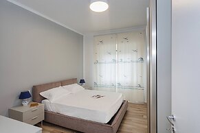 Quinto Modern Flat by Wonderful Italy