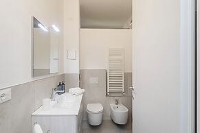 Quinto Modern Flat by Wonderful Italy