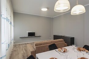 Quinto Modern Flat by Wonderful Italy