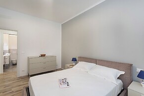 Quinto Modern Flat by Wonderful Italy