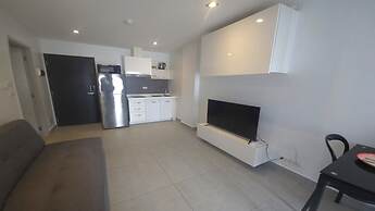 Boutique Comfort 1BR T2-410
