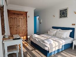 Bellapais Abbey Boutique Hotel