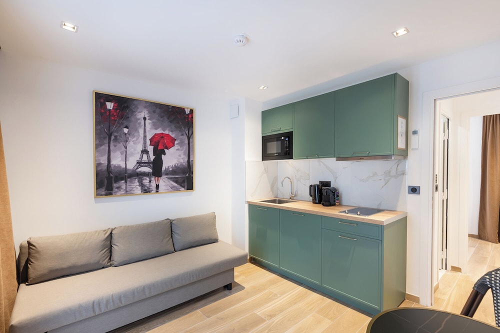Les Suites Tour Eiffel
