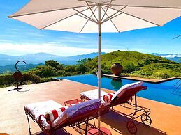 Atenas Magic Mountain Views