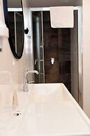 Dom Nazaret - Close to Airport 24h