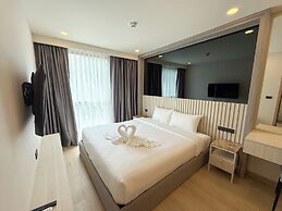 1BR Condo Near Beach with Pool Gym C235